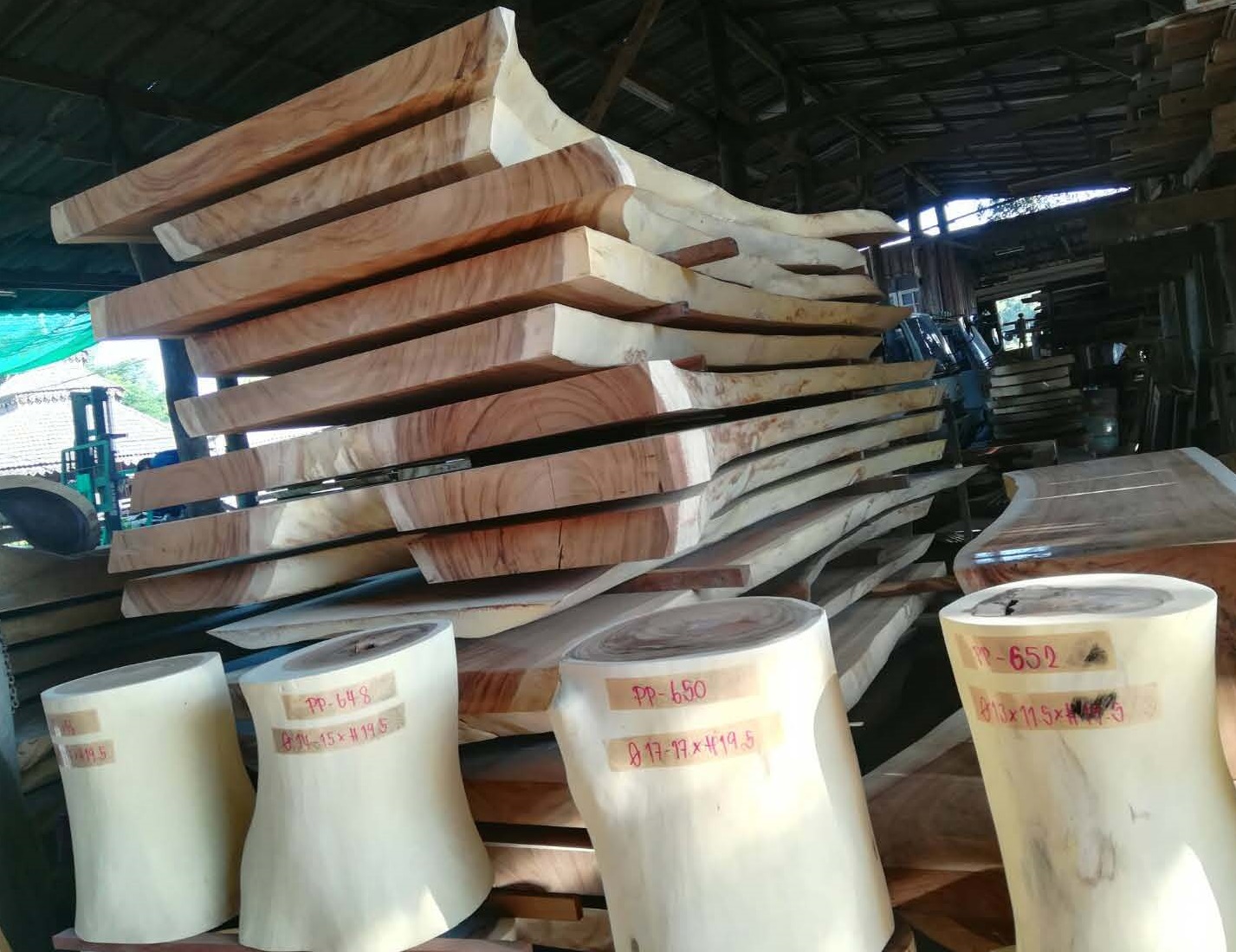 Rung Nirun Mai Ruen Kao